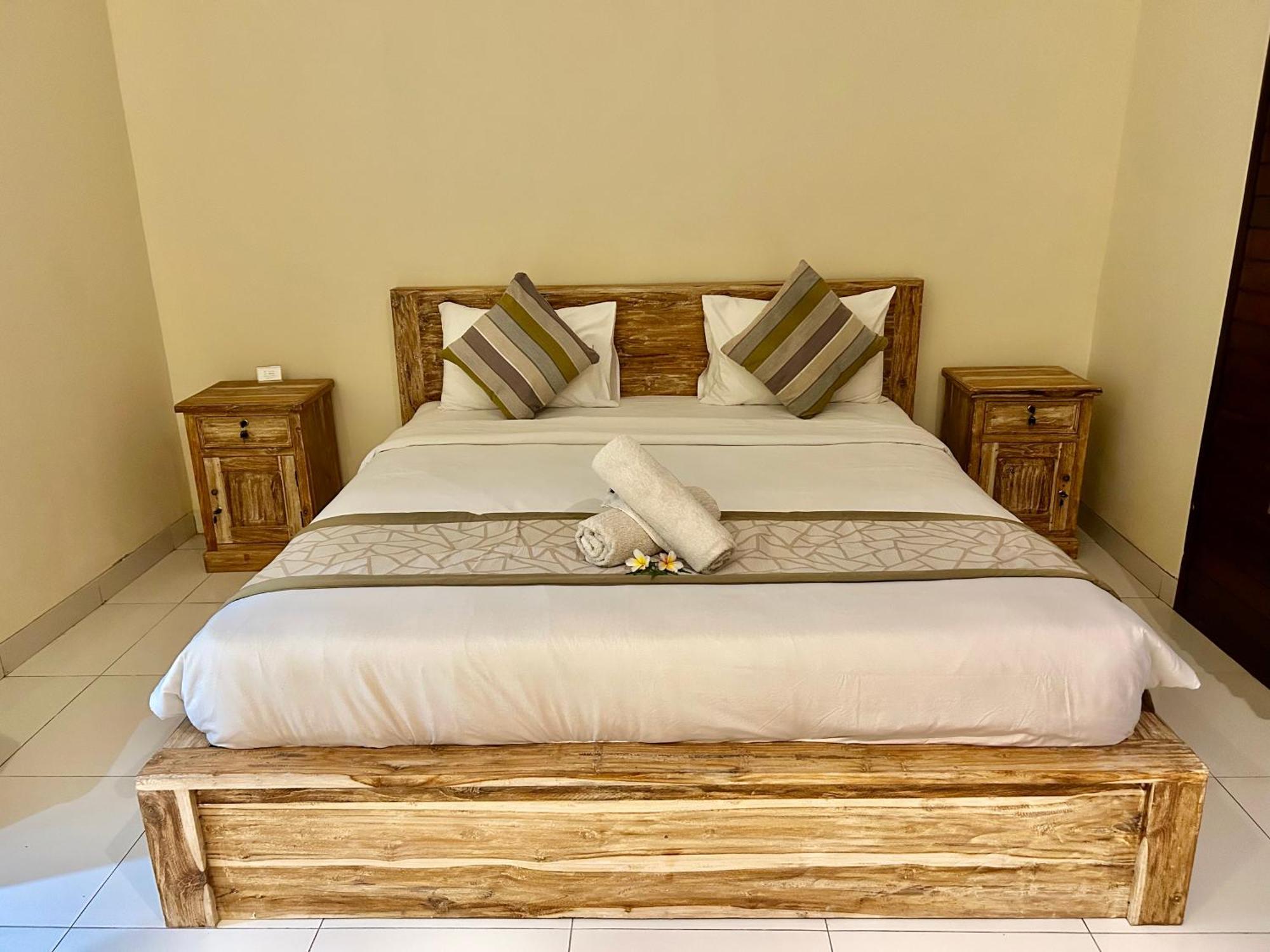 Nusa Garden Homestay Нуса-Лембонган Экстерьер фото